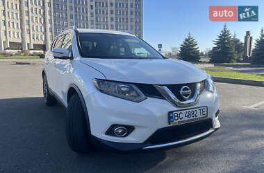 Позашляховик / Кросовер Nissan Rogue 2016 в Львові