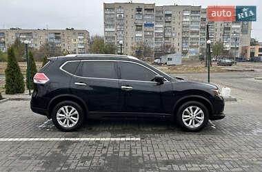 Внедорожник / Кроссовер Nissan Rogue 2015 в Лозовой