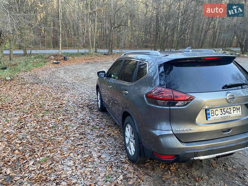 Внедорожник / Кроссовер Nissan Rogue 2018 в Львове
