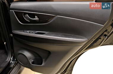 Внедорожник / Кроссовер Nissan Rogue 2019 в 