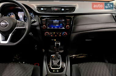 Внедорожник / Кроссовер Nissan Rogue 2019 в 