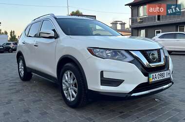 Внедорожник / Кроссовер Nissan Rogue 2017 в Киеве