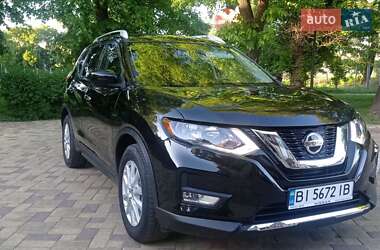 Внедорожник / Кроссовер Nissan Rogue 2017 в Полтаве