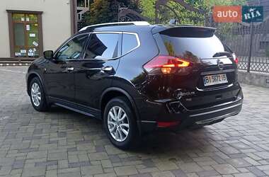 Внедорожник / Кроссовер Nissan Rogue 2017 в 