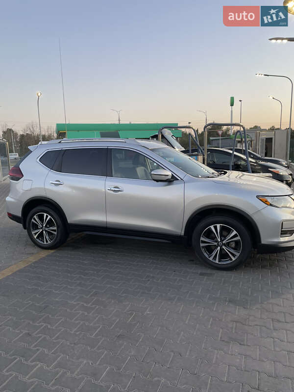 Nissan Rogue 2020