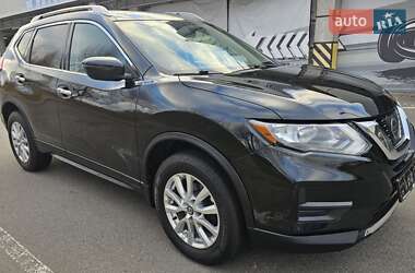 Внедорожник / Кроссовер Nissan Rogue 2017 в Киеве