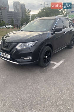 Позашляховик / Кросовер Nissan Rogue 2016 в Києві