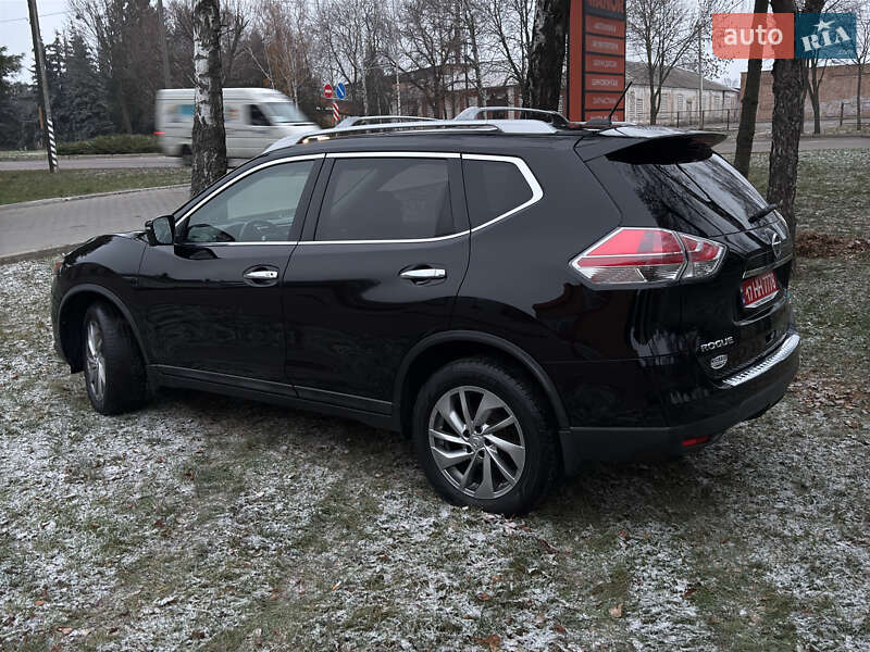 Позашляховик / Кросовер Nissan Rogue 2014 в Лубнах