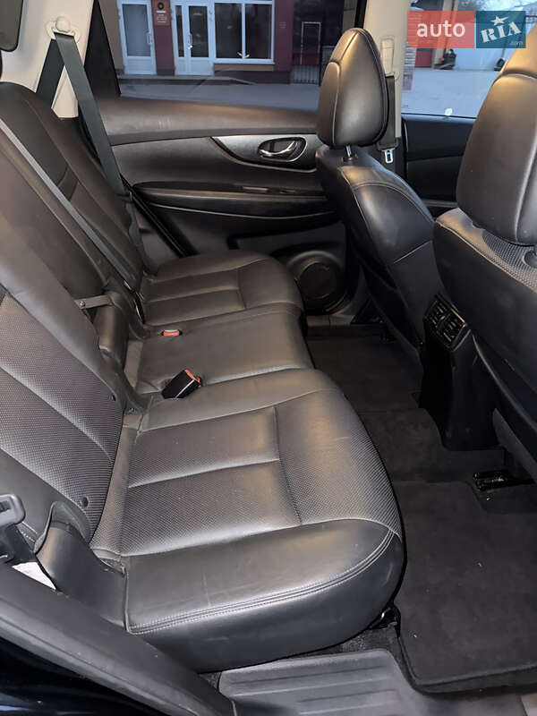 Позашляховик / Кросовер Nissan Rogue 2014 в Лубнах