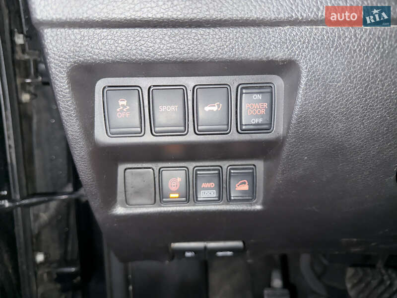 Позашляховик / Кросовер Nissan Rogue 2014 в Лубнах