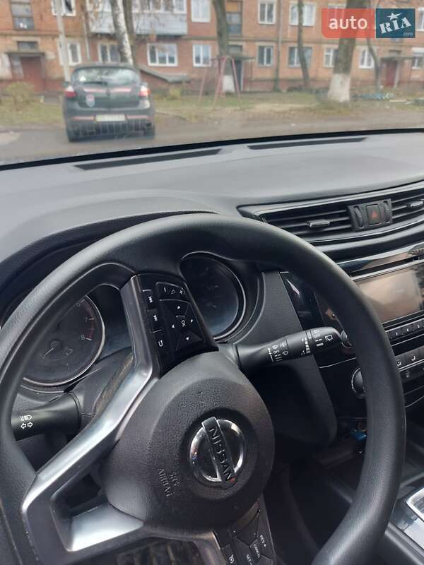 Внедорожник / Кроссовер Nissan Rogue 2017 в Ровно