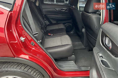 Внедорожник / Кроссовер Nissan Rogue 2018 в 
