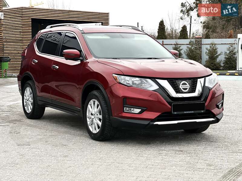 Внедорожник / Кроссовер Nissan Rogue 2018 в Виннице