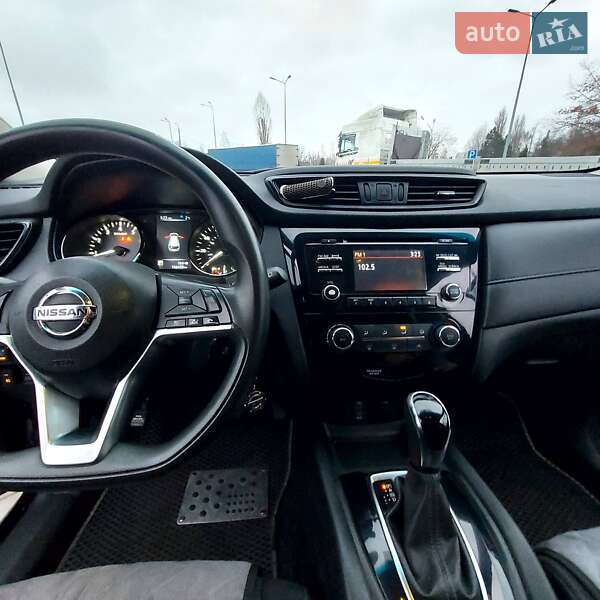 Позашляховик / Кросовер Nissan Rogue 2017 в Кременчуці