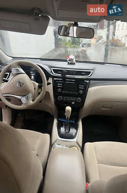 Позашляховик / Кросовер Nissan Rogue 2014 в 
