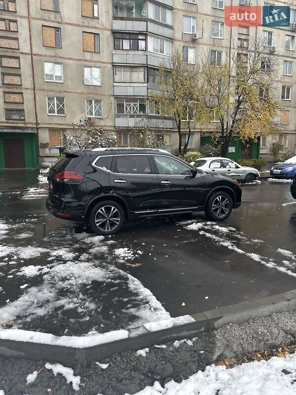 Позашляховик / Кросовер Nissan Rogue 2017 в Харкові