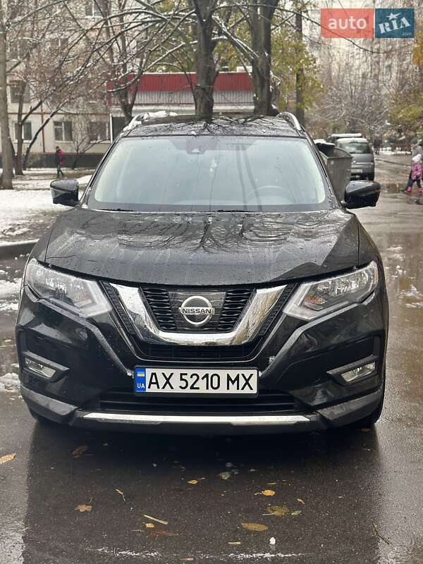 Позашляховик / Кросовер Nissan Rogue 2017 в Харкові