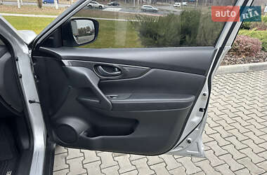 Позашляховик / Кросовер Nissan Rogue 2020 в 