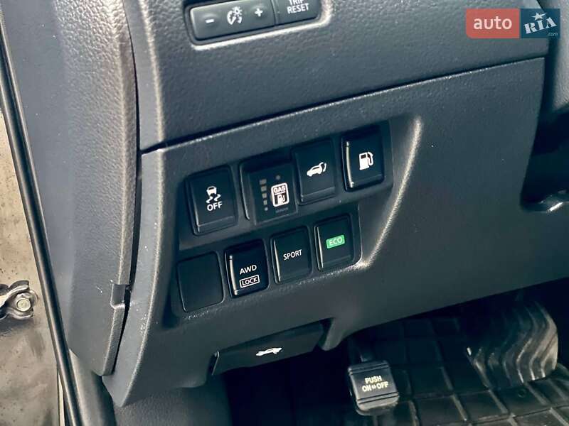 Внедорожник / Кроссовер Nissan Rogue 2017 в Полтаве