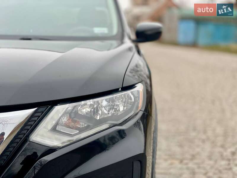 Внедорожник / Кроссовер Nissan Rogue 2017 в Полтаве