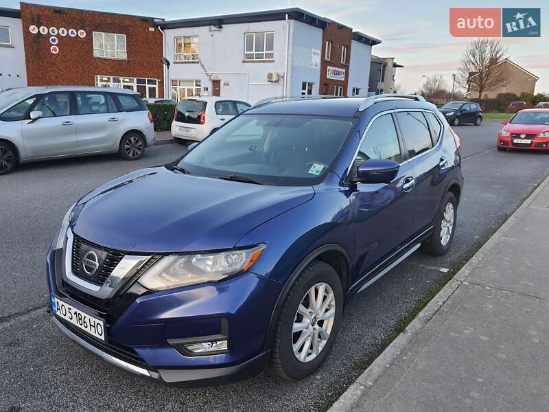 Внедорожник / Кроссовер Nissan Rogue 2017 в Межгорье