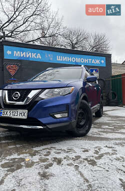 Позашляховик / Кросовер Nissan Rogue 2016 в Кременчуці