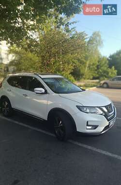 Внедорожник / Кроссовер Nissan Rogue 2017 в Полтаве