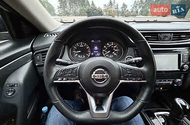 Внедорожник / Кроссовер Nissan Rogue 2018 в 