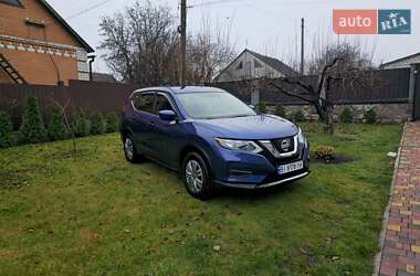 Позашляховик / Кросовер Nissan Rogue 2017 в Полтаві