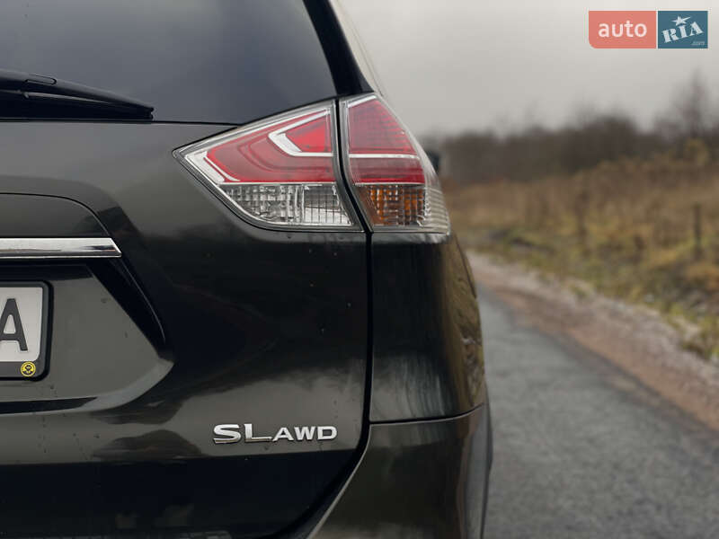 Позашляховик / Кросовер Nissan Rogue 2015 в Львові