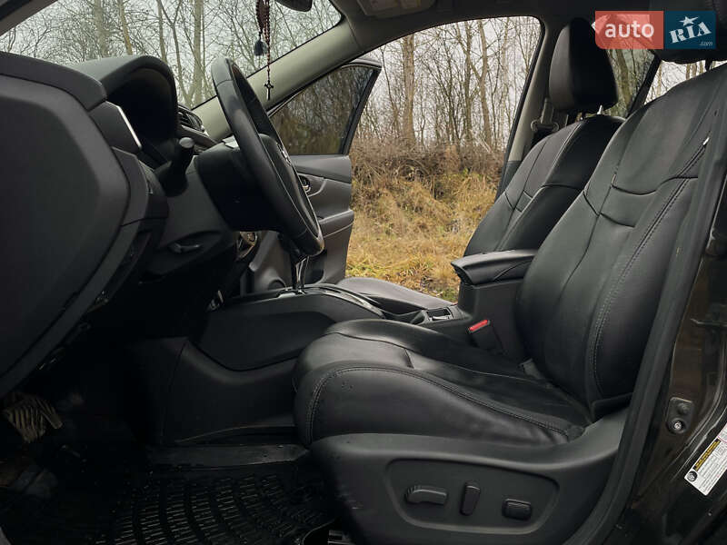 Позашляховик / Кросовер Nissan Rogue 2015 в Львові