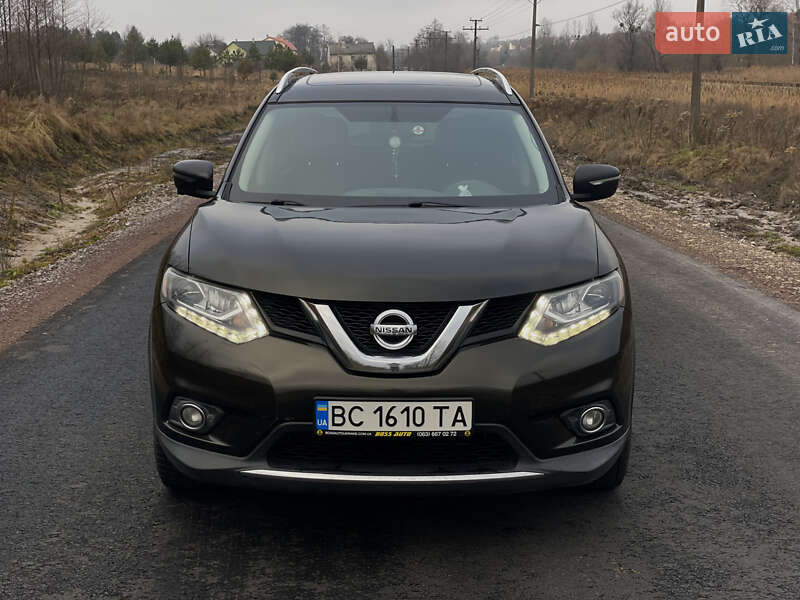 Внедорожник / Кроссовер Nissan Rogue 2015 в 