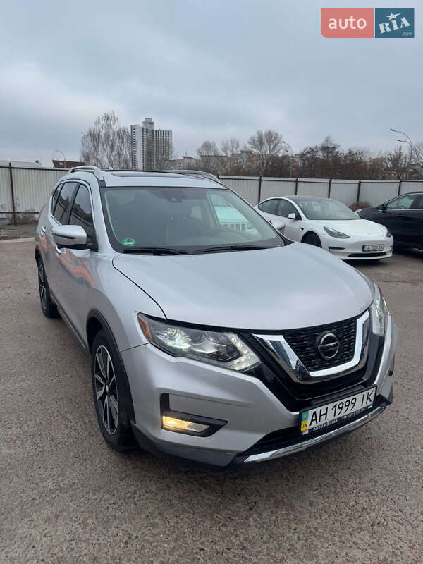 Внедорожник / Кроссовер Nissan Rogue 2019 в Киеве