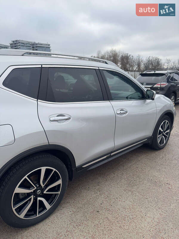 Внедорожник / Кроссовер Nissan Rogue 2019 в Киеве