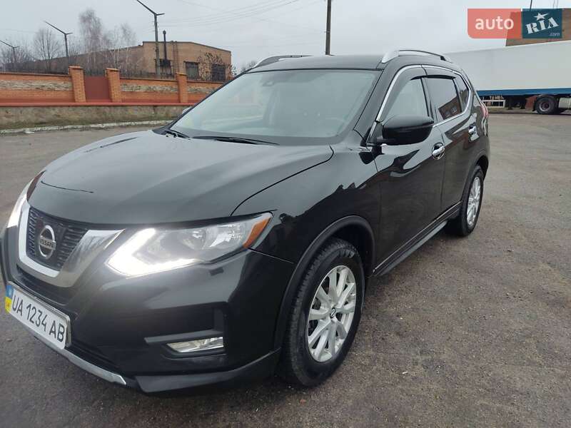 Внедорожник / Кроссовер Nissan Rogue 2019 в Яготине