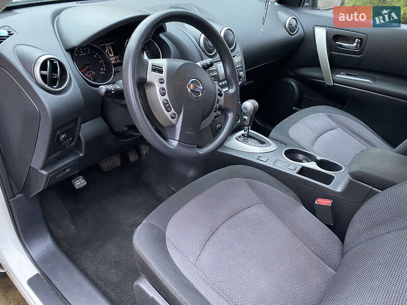 Внедорожник / Кроссовер Nissan Rogue 2012 в Стрые