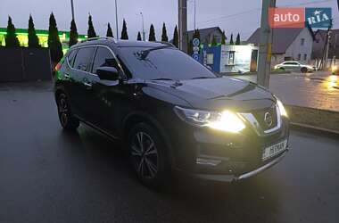 Внедорожник / Кроссовер Nissan Rogue 2017 в Гатном