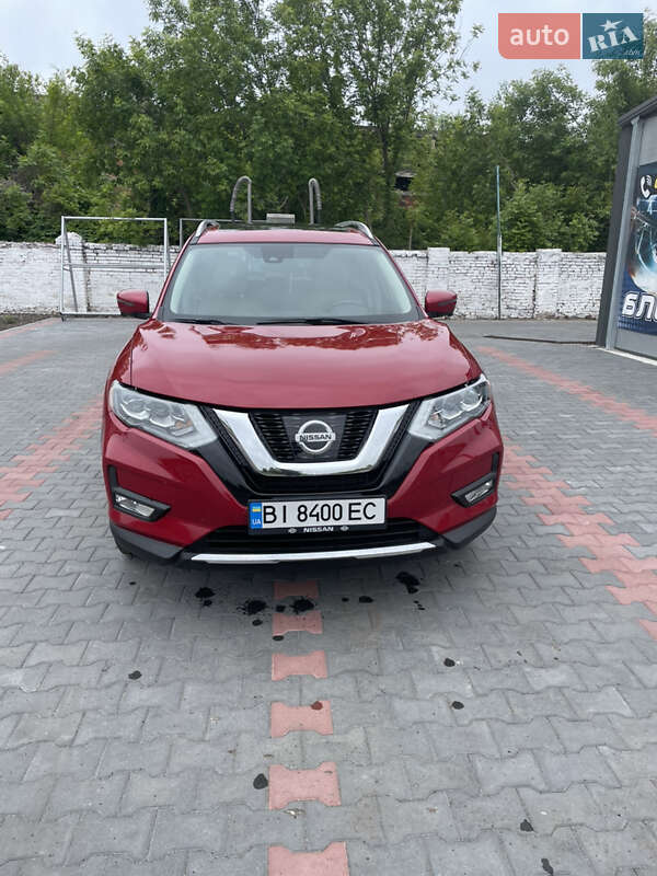 Позашляховик / Кросовер Nissan Rogue 2017 в Полтаві