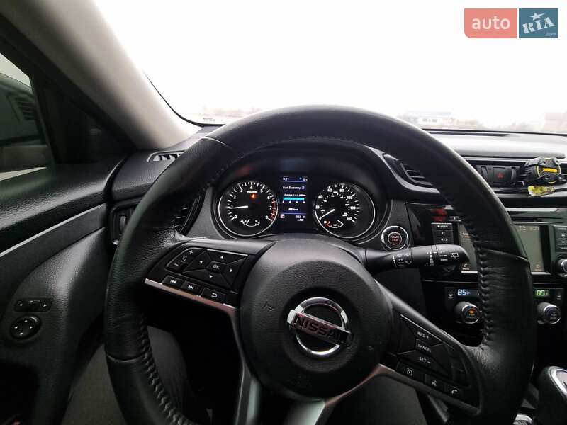 Позашляховик / Кросовер Nissan Rogue 2018 в Полтаві