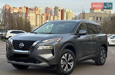 Позашляховик / Кросовер Nissan Rogue 2020 в Чернівцях