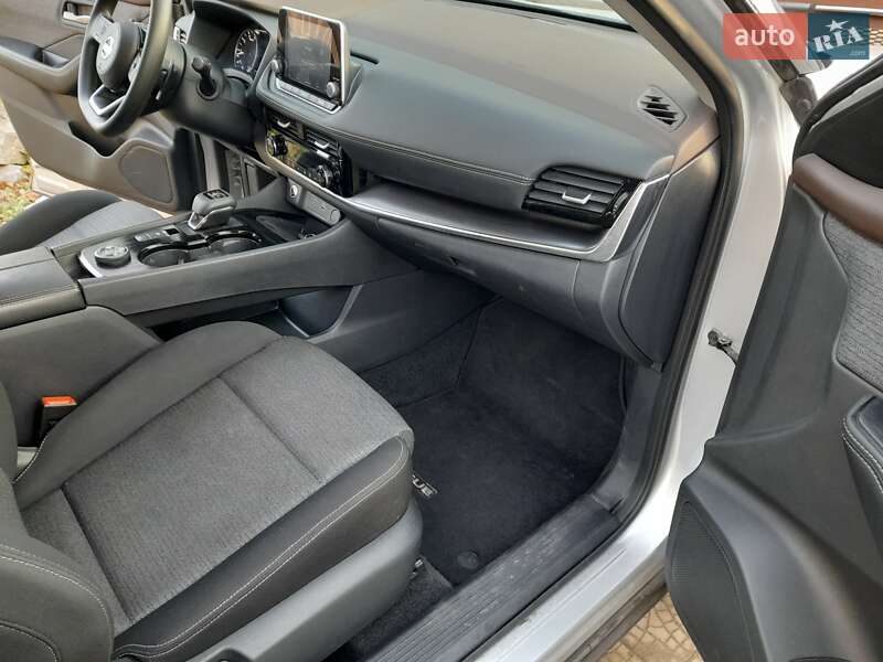 Позашляховик / Кросовер Nissan Rogue 2021 в Чернігові