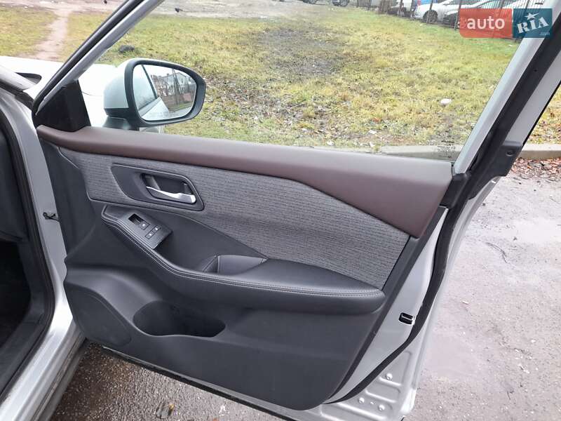 Позашляховик / Кросовер Nissan Rogue 2021 в Чернігові