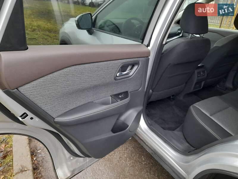 Позашляховик / Кросовер Nissan Rogue 2021 в Чернігові