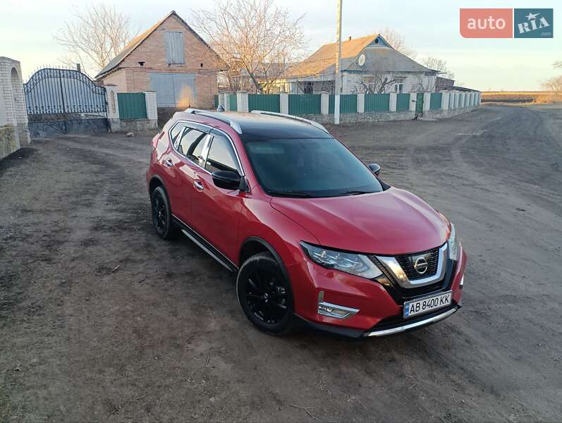 Позашляховик / Кросовер Nissan Rogue 2017 в Липовці