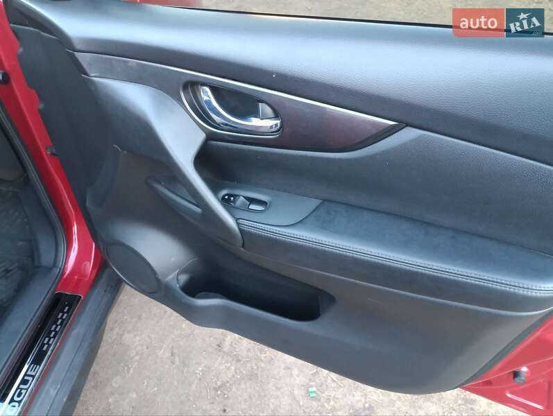 Позашляховик / Кросовер Nissan Rogue 2017 в Липовці