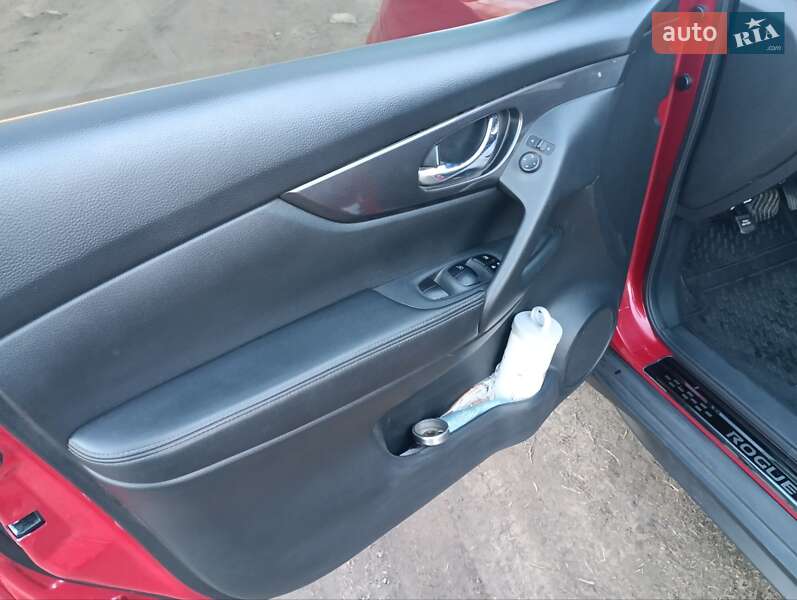 Позашляховик / Кросовер Nissan Rogue 2017 в Липовці