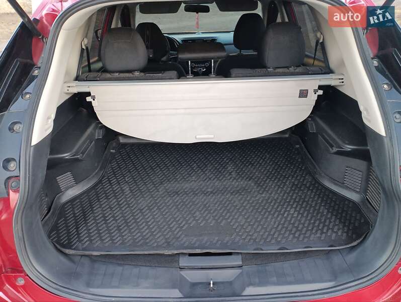 Позашляховик / Кросовер Nissan Rogue 2017 в Липовці