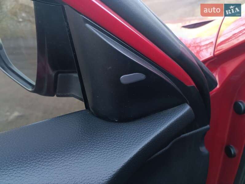 Позашляховик / Кросовер Nissan Rogue 2017 в Липовці