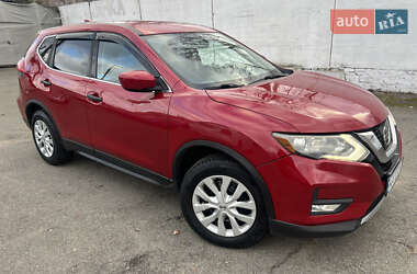 Внедорожник / Кроссовер Nissan Rogue 2017 в 