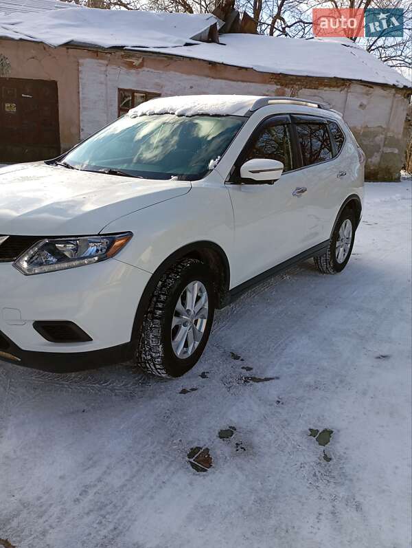 Позашляховик / Кросовер Nissan Rogue 2016 в Пустомитах